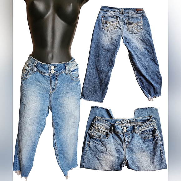 Wallflower Denim - ❤️Wallflower Distressed Denim Blue Jean Capri Cropped Jeans☆